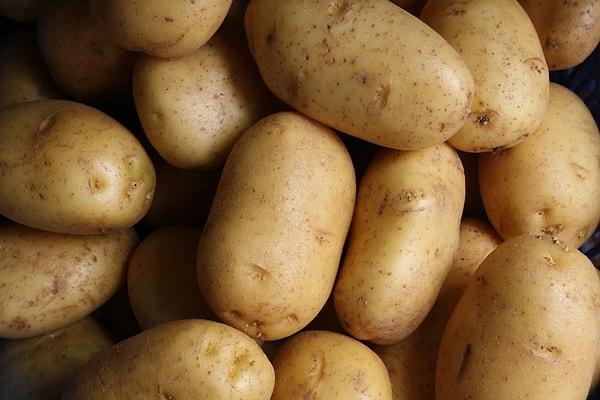 4. Pek çok yemekte kullanılan patatesin karşılığı ne olabilir? 🥔