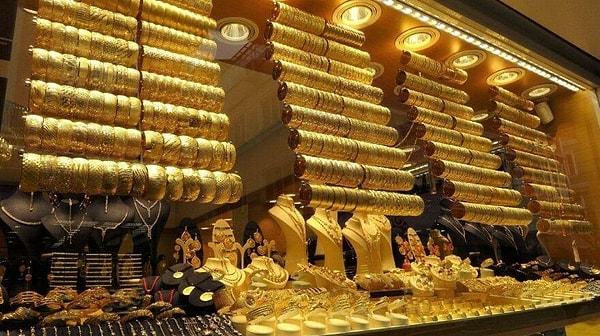 Ons altın, gün sonunda 2.185 dolardan işlem görürken, gram altın ise 2.248 TL'den işlem gördü.