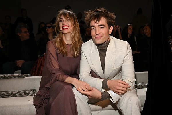 Şarkıcı Suki Waterhouse da oyuncu Robert Pattinson ile bir bebek bekliyor! 🧿