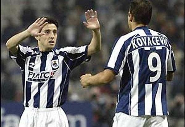 O sezon Nihat Kahveci, İspanya liginde tam 23 gol kaydetti. Takımının en golcü ismi olan Nihat, 29 gol atan Roy Makaay'ın ardından, Ronaldo ile birlikte gol krallığında ikinci oldu. 2003 yılında Ballon d'Or ödülünde 3 oy alıp listeye girmeyi başardı.