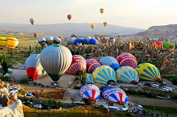 Son olarak Nevşehir'de bir çiftin 50 dakikalık sıcak hava balonuna binebilmesi için 20.000 TL'yi aşan bir masraf yapması gerektiğini gördük.