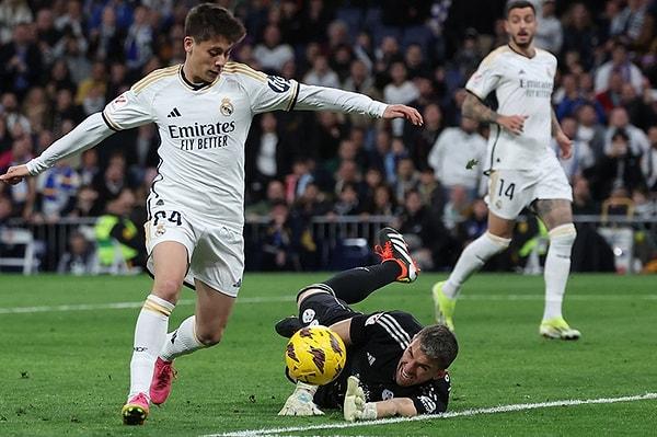 İspanyol devinin formasıyla ilk golünü Celta Vigo ile karşılaştıkları maçın uzatma dakikalarında atan 19 yaşındaki genç yıldız, İspanya'nın önde gelen spor gazetelerinden Marca'da manşet oldu.