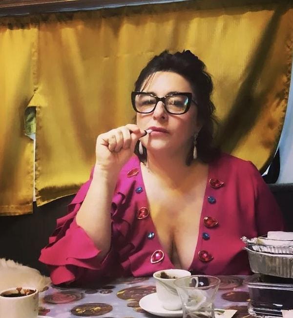 Magazin dünyasına damga vuran estetik olaylarıyla ilgili komik videolar çeken Esra Dermancıoğlu bu sefer de oyuncu olmak isteyen kadınlara seslendi.