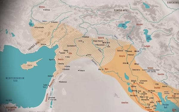 Sargon ve takipçileri daha önce birbirine düşman olan pek çok devleti bir araya getirerek ticaret yollarını açabilmiş ve malların Fırat Nehri üzerinden kuzey Mezopotamya'dan güneye güvenli bir şekilde akmasını sağlamıştır.