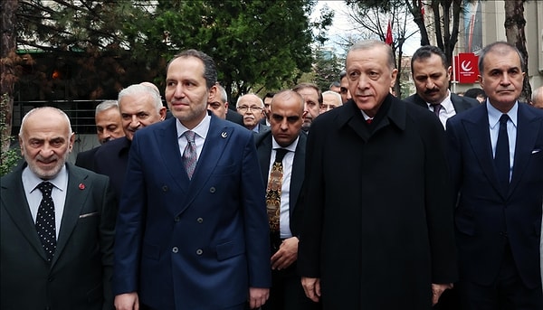 Belediye seçimleri öncesi AK Parti ile masada uzlaşamayan Yeniden Refah, iktidara yönelik muhalefetini giderek daha sertleştiriyor.