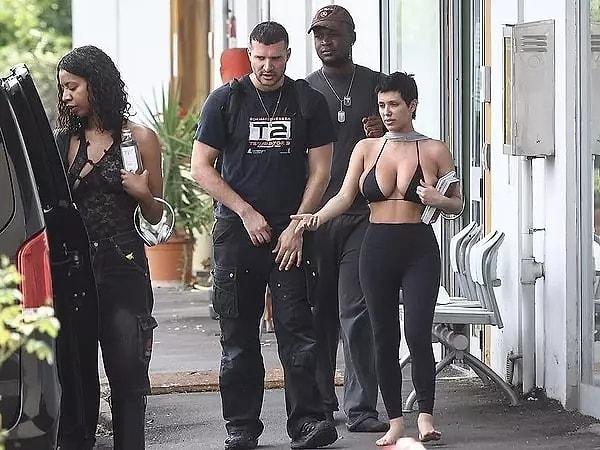 Bir de Kanye West'in eşi Bianca'yı zorla müstehcen giydirdiği iddiası yabancı basını epey çalkalamıştı.