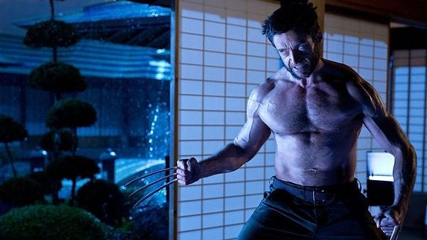 2009 yapımı film, Logan'ın çocukluğuna bir geri dönüşle başlıyor ve Wolverine'in gerçek adının James Howlett olduğu ortaya çıkıyor.