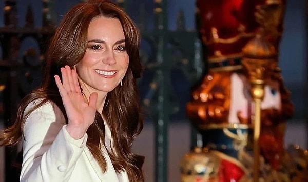 10. Bitmek bilmeyen komplo teorilerinin ardından Kate Middleton en son geçtiğimiz gün bir çiftlik dükkanında görüntülenmişti. Öldüğü zannedilen Prenses en nihayetinde ortaya çıktı derken şimdi de görüntülerdeki kadının Middleton değil, bir dublör olduğu iddia edildi. Çözünürlüğü arttırılan görsellerdeki kadın gerçekten de Prenses'e hiç benzemiyor...