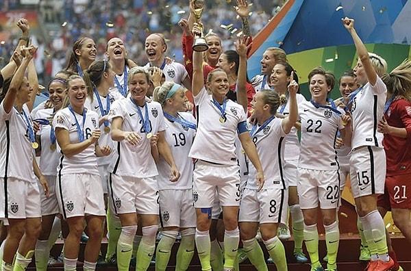 Amerikan Ulusal Kadınlar Futbol Ligi seyirci rekorunu kırdı.