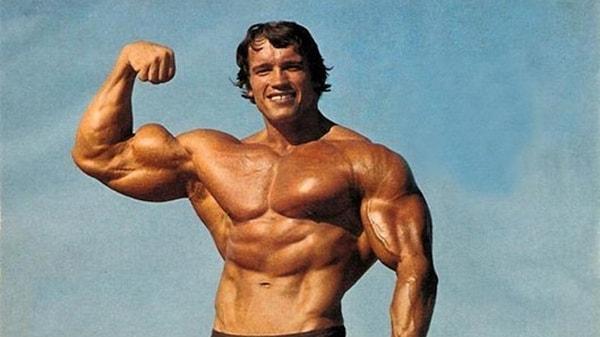 Gençlik yıllarında vücut geliştirme efsanesi de olan Arnold Schwarzenegger, 1970, 1971, 1972, 1973, 1974 ve 1975 yıllarında toplam 6 kez Mr. Olympia kazanarak bu alanda da en iyi olduğunu ispatlamıştı.