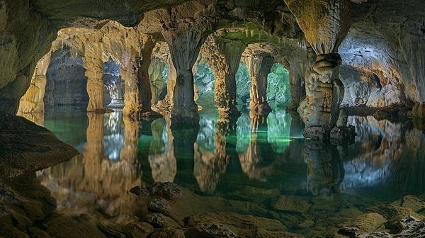 2. Aynalıgöl Mağarası, Giresun