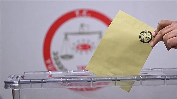 Türkiye’de 31 Mart yerel seçimlerden oy verme işlemi bitti. YSK’nın seçim yasaklarını kaldırmasıyla birlikte ilk sonuçlar gelecek.