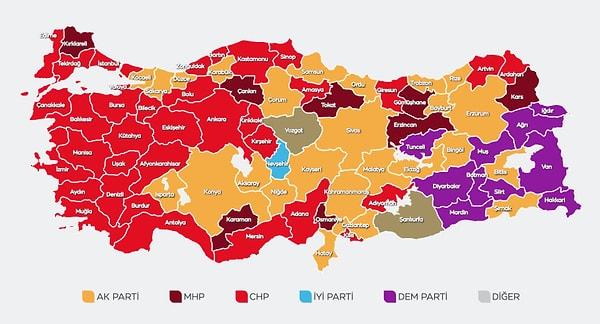31 Mart yerel seçimlerinin sonuçları tüm Türkiye'de şaşkınlık yarattı. Seçimlere ittifaksız giren CHP, 1977 seçimlerinden sonra ilk defa birinci parti konumuna yükselerek adeta tarihi bir zafere imza attı.