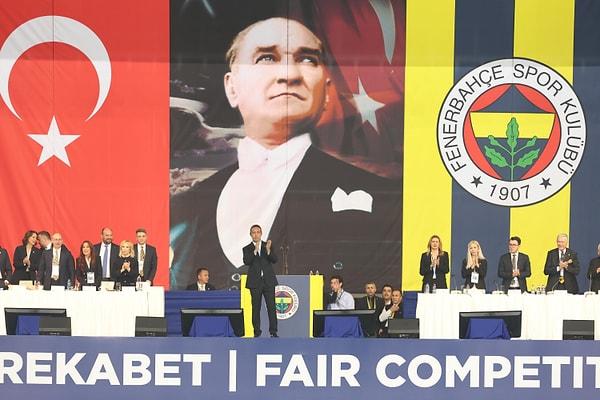Genel kurul üyeleri, Başkan Ali Koç ve Fenerbahçe Kulübü Yönetim Kurulu Üyeleri tarafından sunulan 4 maddelik önergeyi kabul etti.