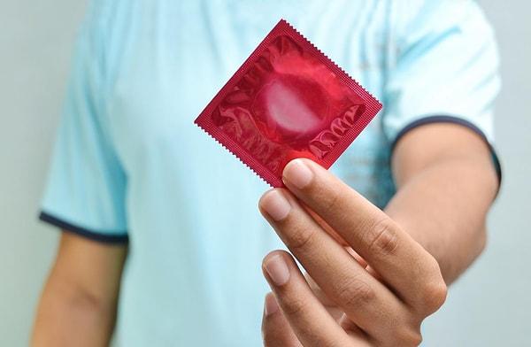 8. "Eski sevgilim ve onun yeni erkek arkadaşı çalıştığım eczaneye gelip prezervatif satın aldı."