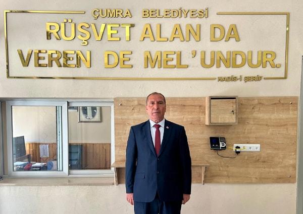 Yüzde 43 oy alarak Konya Çumra Belediye Başkanı seçilen Mehmet Aydın, belediye binasına  "Rüşvet alan da veren de mel'undur" Hadis-i Şerif yazısını astırdı.