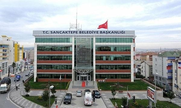 Radyo programcısı Zeki Kayahan Coşkun, Ak Parti'den CHP'ye geçen Sancaktepe Belediyesi'nin geçmiş yıllardaki paylaştı.