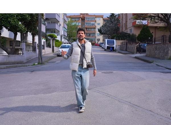 Bursa'nın ufak tefek taşları şarkısıyla sokaklarda gezen Kerimcan'ın