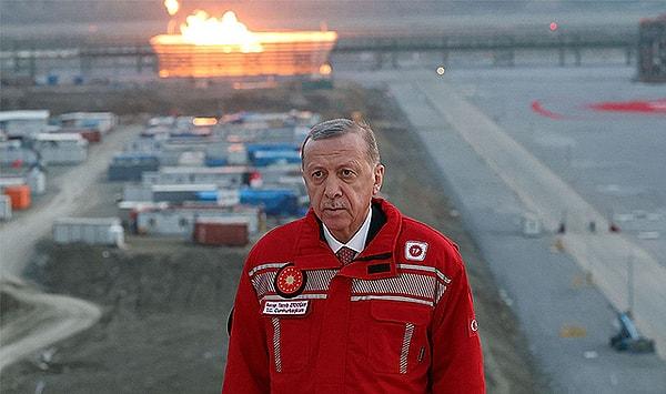 Cumhurbaşkanı Erdoğan, Karadeniz’de keşfedilen 710 milyar metreküplük doğalgazın Filyos Doğalgaz İşleme Tesisinde karaya çıkarılması töreninde yaptığı açıklamada konut abonelerinden 1 ay boyunca doğalgaz ücreti alınmayacağı ve 25 metreküplük kullanımın da 1 yıl boyunca ücretsiz olacağını söylemişti.