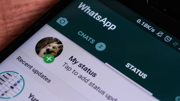 Geçtiğimiz günlerde WhatsApp'ın "24.8.10.72" kodlu iOS beta sürümünde tespit edilen söz konusu özellik, kullanıcıların platformda paylaştığı bir durumu Instagram hesabında da hikaye olarak paylaşmasına imkan tanıyacak.