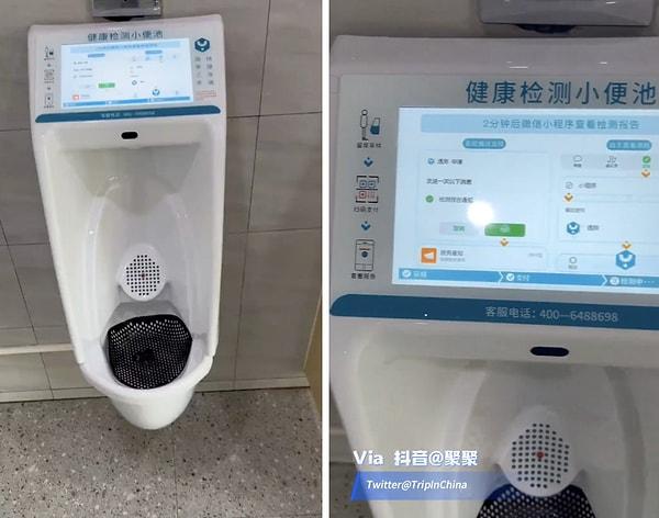 Şanghay'da idrar testi yapan umumi tuvaletler sosyal medyada viral oldu.