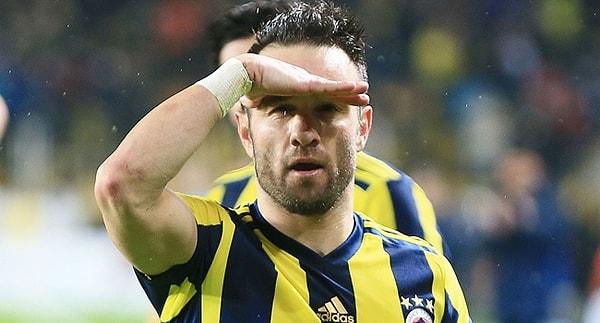 Türkiye kariyerinden sonra Olympiakos'ta da top koşturan tecrübeli futbolcu, Fanatik'ten Emre Günayı'ya konuştu.