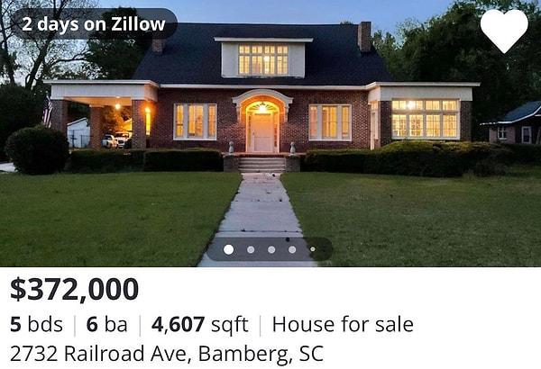 Popüler ilan sitesi Zillow'daki bu şık müstakil evin fiyatı 372 bin dolar...