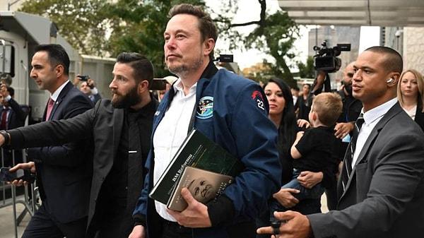 CEO Elon Musk analistlerle yaptığı bir konferans görüşmesinde, üretimin "bu yılın sonlarında olmasa bile" gelecek yılın ikinci yarısında başlamasını beklediğini söyledi.