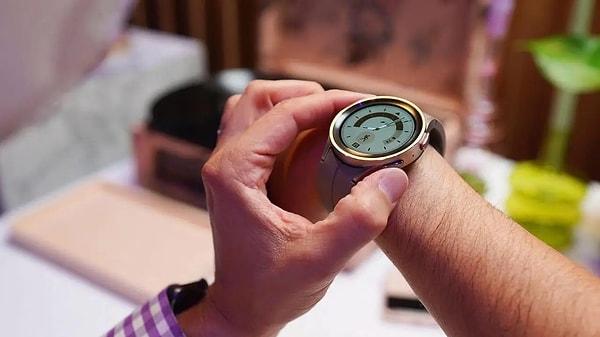 Son olarak, Güney Koreli teknoloji devinin yeni akıllı saat modelinin, özellikle sağlık alanında rakiplerini gölgede bırakacağı iddia ediliyor.