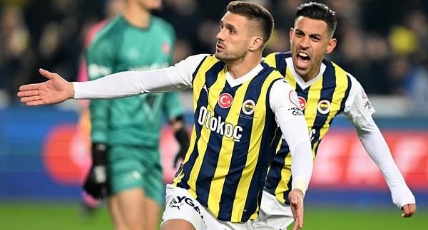 Süper Lig'de oynadığı son Sivasspor maçından 2-2'lik beraberlikle ayrılan Fenerbahçe, bu akşam saat 19'da Kadıköy'de Beşiktaş ile karşı karşıya gelecek.