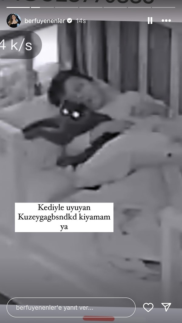 Berfu Yenenler, kedisiyle uyuya kalan dünya tatlısı oğlu Kuzey'i paylaştı.