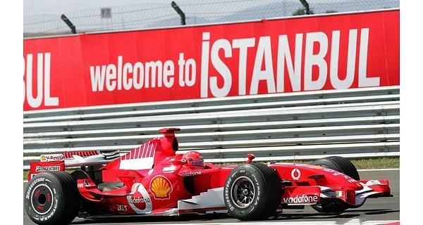 “Sonrasında da hızlı bir şekilde 2026 itibarıyla Formula 1 yarışlarının İstanbul'a, Türkiye'ye getirilmesiyle ilgili kontratlama süreci başlayacak. Burada planlandığı şekilde süreç devam ediyor.”