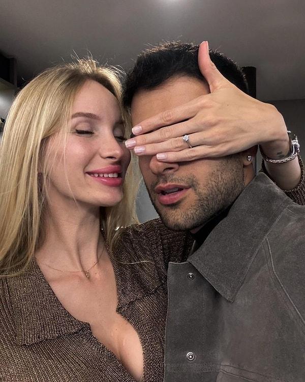 Emire Cansu Kurtaran sosyal medya hesabı üzerinden sevgilisiyle birlikte verdiği romantik pozları ve yüzüğünü paylaştı!