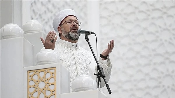 Diyanet İşleri Başkanı Ali Erbaş'a 'Audi A8' marka lüks araç tahsis edilmesi tartışmaları sürerken, Diyanet'ten konuyla ilgili açıklama geldi. Yapılan açıklamada, aracın şehir dışı programlarda kullanılmak için kiralandığı belirtildi.