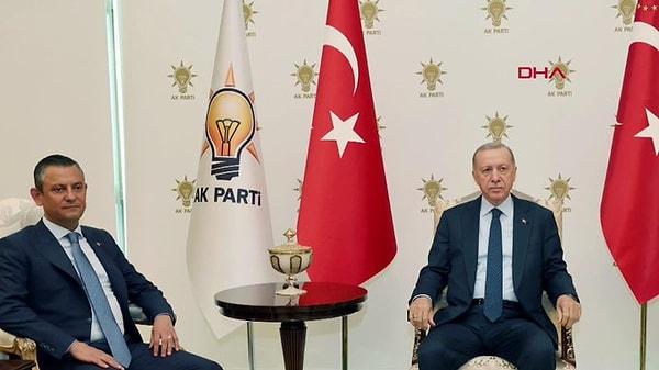 AK Parti Genel Merkezi’ne gelen Özgür Özel’in, Cumhurbaşkanı Erdoğan ile görüşmesi başladı.