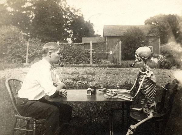 10. 1910'lu yıllarda çekilmiş oldukça garip bir fotoğraf.
