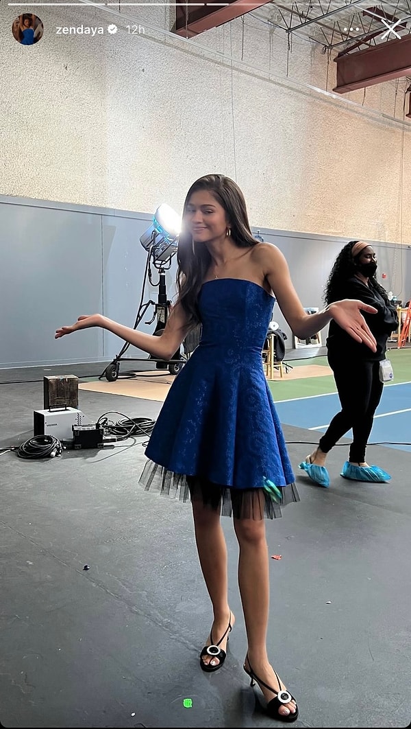 Zendaya tenis kortunda şıklığını korudu.