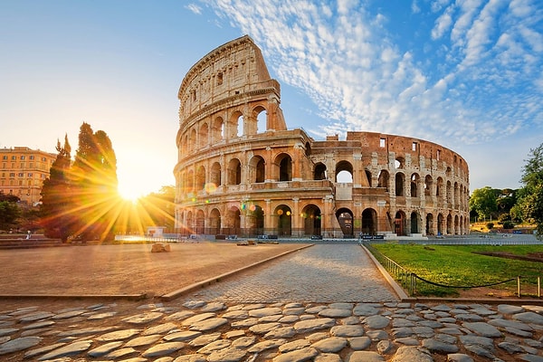 Burcuna göre sen Roma'da olmalıydın!