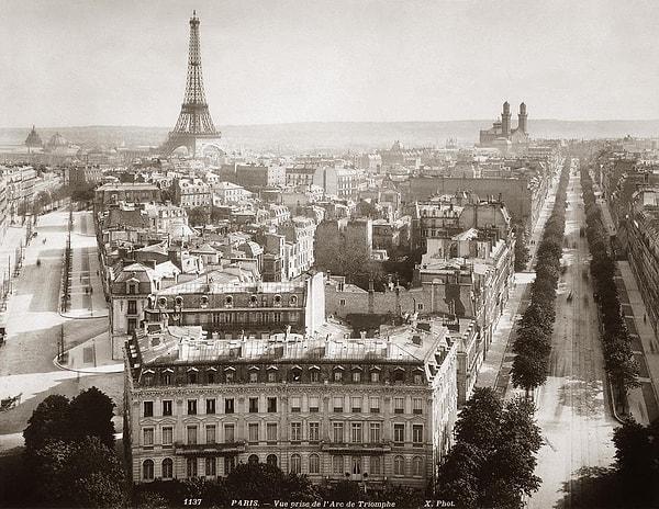 3. Fransa, Paris - 1900