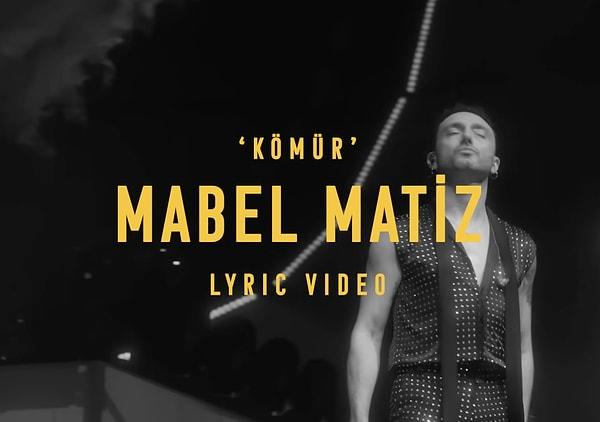 Hadi gelin Mabel Matiz'in taze çıkan şarkısı Kömür'e dinleyip de neler hissettiklerini sosyal medyada paylaşanların yorumlarına beraber bakalım...