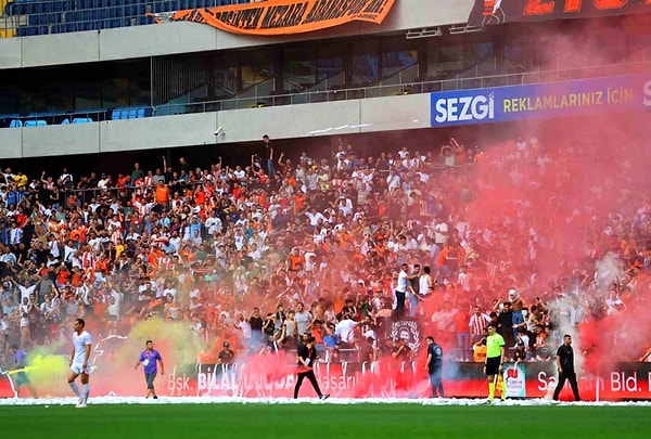 Adanaspor, Trendyol 1. Lig'in son haftasında Bandırmaspor'a karşı 1-0'lık galibiyetle ligde kalmayı garantiledi.