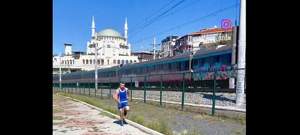 Marmaray'la kıyasıya yarışı videonun girişinden itibaren başladı. Özışık'ın çabası takdir edilesiydi.