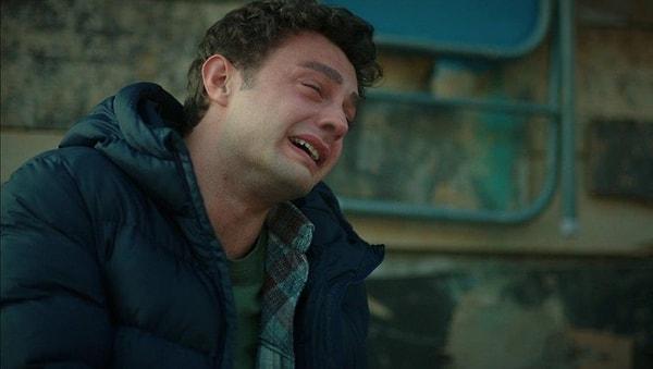 Her karakterin en az 3 kez ağladığı dizide bu rekor Ömer'i canlandıran Bilal Yiğit Koçak'ta olurken, Koçak'ı ağlamadan gördüğümüz sahne sayısı epey az.