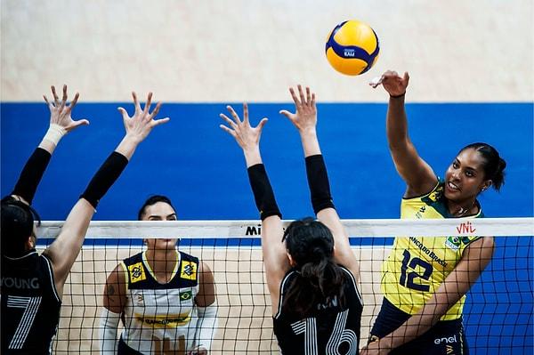 İlk haftası Antalya'da düzenlenen Milletler Ligi'nde Brezilya, turnuvadaki ikinci maçında Güney Kore ile karşılaştı.
