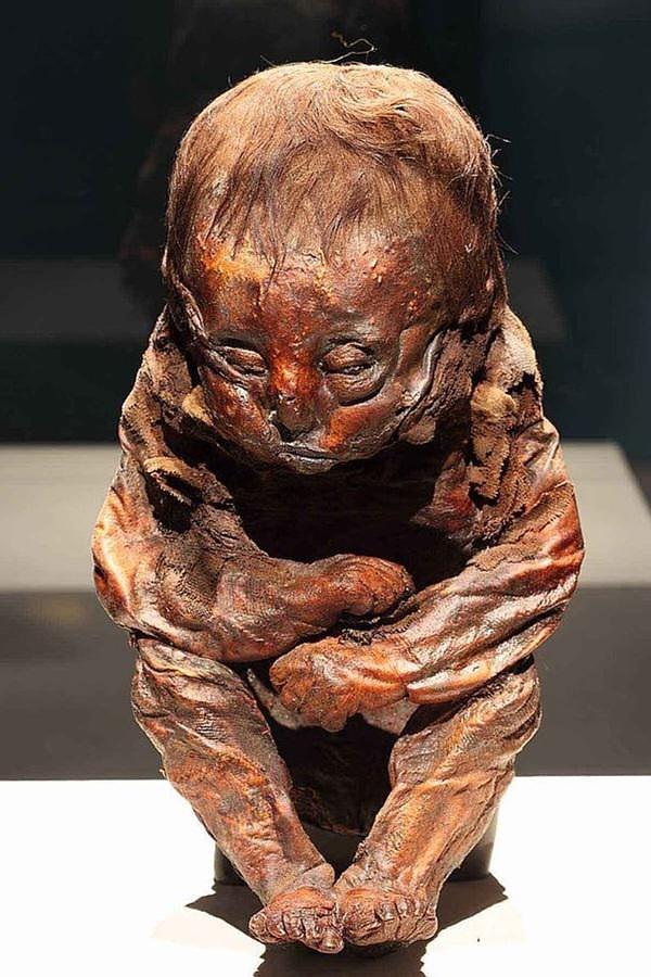 4. 6.500 yıllık bebek mumyası