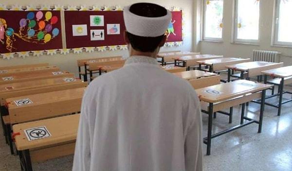 İstanbul Ataşehir’de bulunan Fetih Borsa İstanbul İlkokulu’nda, ÇEDES kapsamında görevlendirilen müftülük görevlisi İ.A.'nın 2 sınıf öğrencisine Kur'an dersinde tekme attığı iddia edildi.