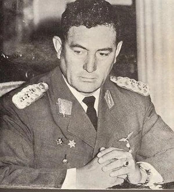 27 Nisan 1969’da Bolivya Devlet Başkanı General Rene Barrientos, Cochabamba kentinde helikopterinin düşmesi sonucu öldü.