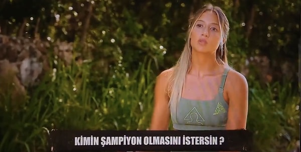 Final dörtlüsü olarak Nefise, Ogeday, Seda ve Özgür'ün ismini veren Aleyna, ayrıca bir kadının şampiyon olmasını istediğinin altını çizdi.