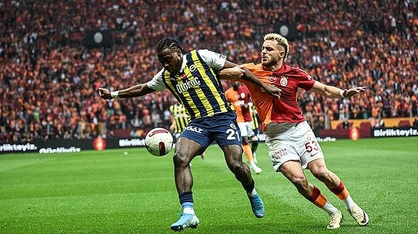 Fenerbahçe’nin şampiyon olabilmesi için, son hafta iç sahada İstanbulspor’u yenmesi, Galatasaray’ın ise deplasmanda Konyaspor’a mağlup olası gerekiyor.