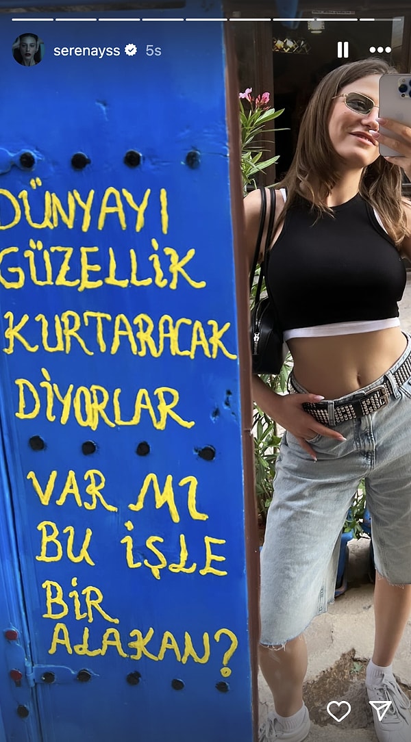 Serenay Sarıkaya güzelliğini kabullendi.